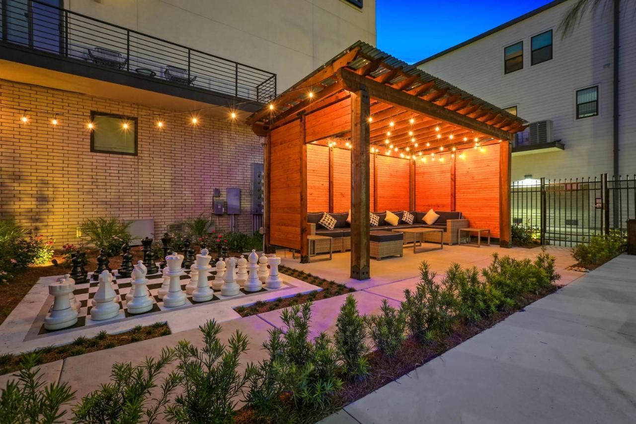 Private Townhouse In A Secure Location Villa New Orleans Exterior photo